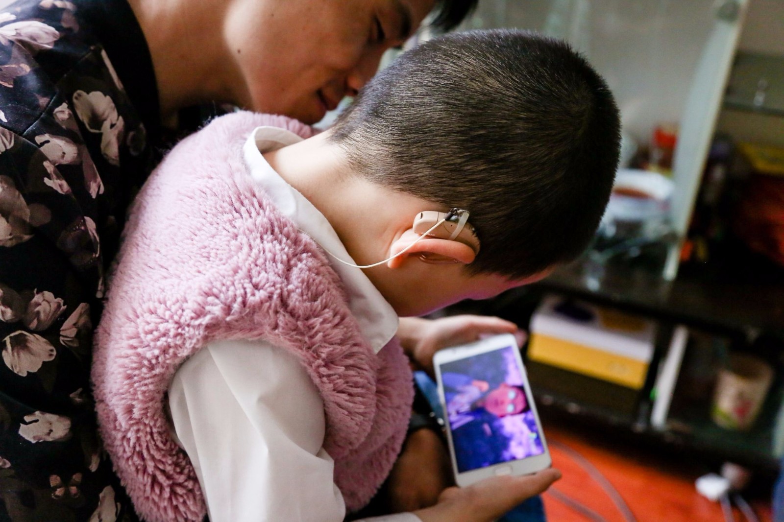 听歌也能做公益 "养虾米"助四川听障女童回归有声世界_新浪看点