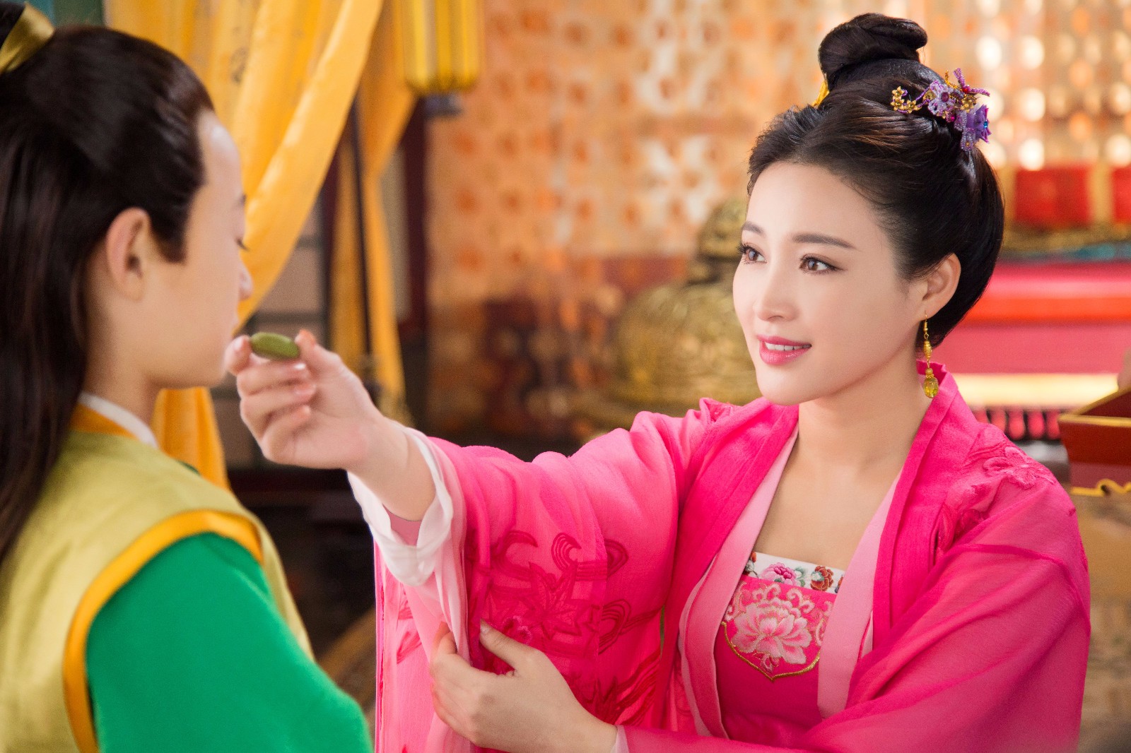 甘婷婷《开封府》剧照《开封府》以历史上知名的北宋六大公案为背景