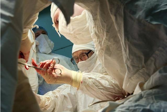 科幻电影真实上演换头手术成功以后会长生不老吗