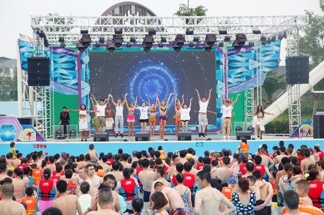 除了以上项目,现场还有火热的mc 乐队表演,音乐沙滩派对,浪漫的水上