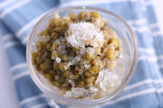 孩子自从吃了我做的绿豆冰沙,再也不吃外面卖的那些了