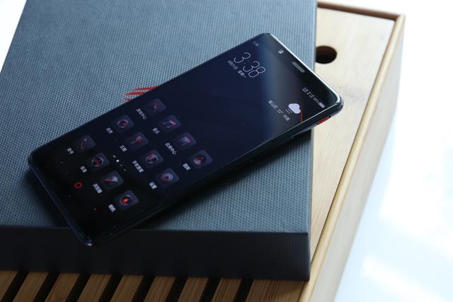 无灯光不电竞,新一代手游神器,努比亚红魔游戏手机