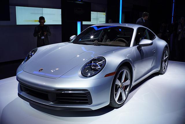 假如给你200万元,这五款豪车最想要哪个?