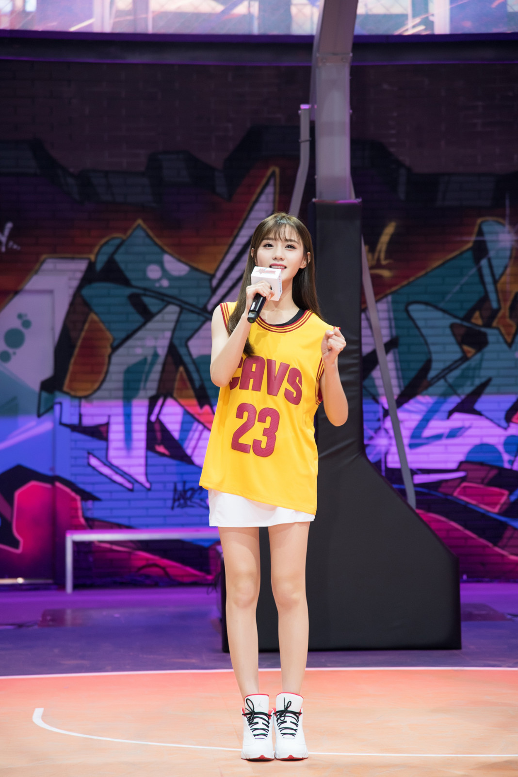 陈意涵《这!就是灌篮》曝最新写真 帅气随性运动感十足