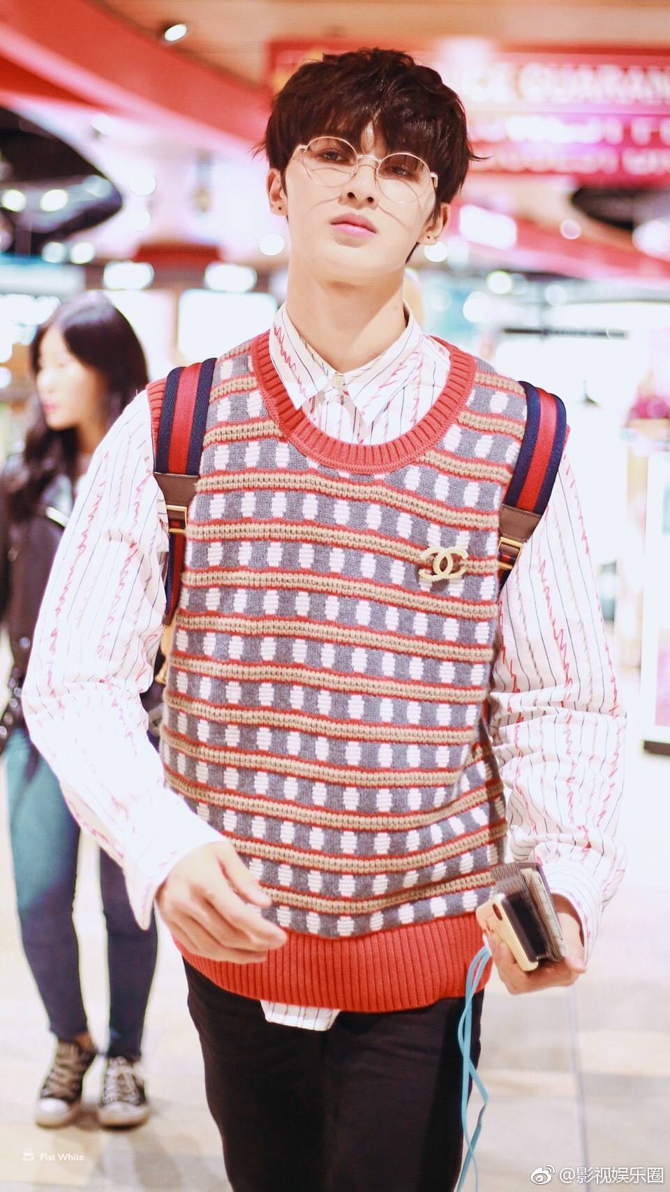 朱正廷与毕雯珺合照,粉丝心疼朱正廷被利用