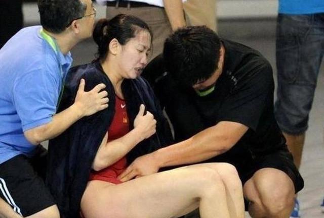 游泳运动员有多苦 傅园慧生理期继续下水 孙杨