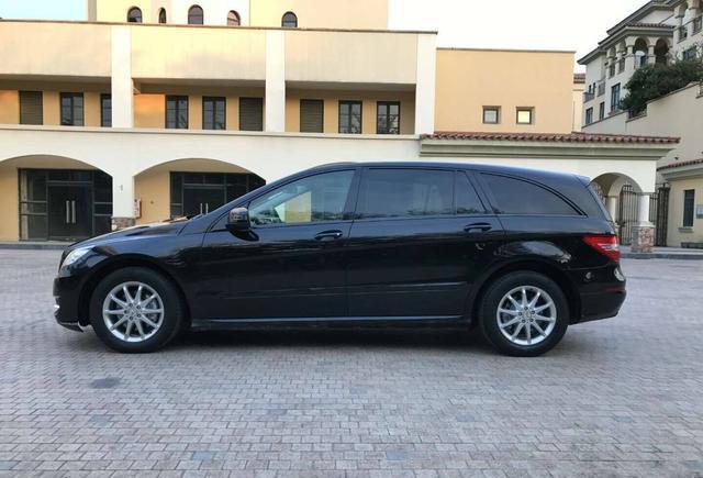 这款奔驰r350 12万出售, 四区恒温空调, 外形比较的低调