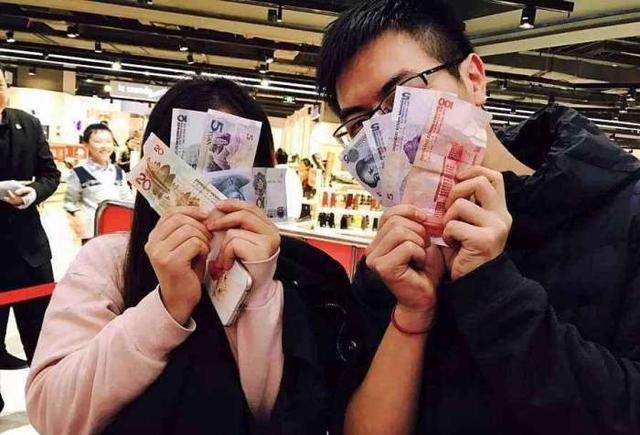 突然发现你身边的同事变成了有钱人,你是什么感受? 看网友如何说