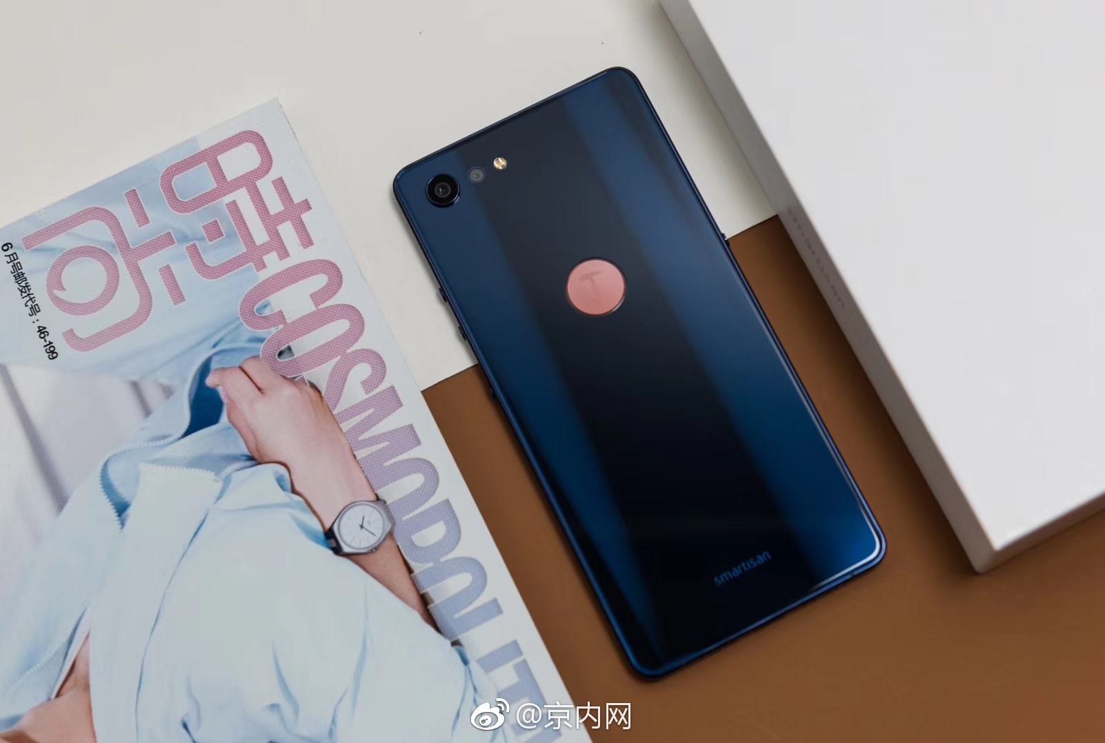 坚果pro 2s图赏来一波,photo by moka木白 @坚果手机 @罗永浩