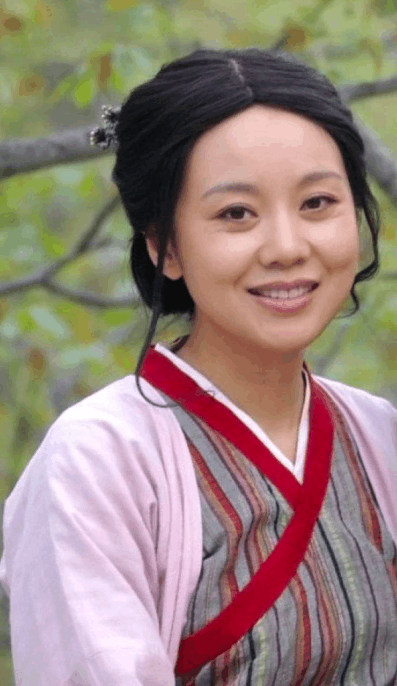 两人同演《武林外传》,今一人走红成女主角,她却还在跑龙套