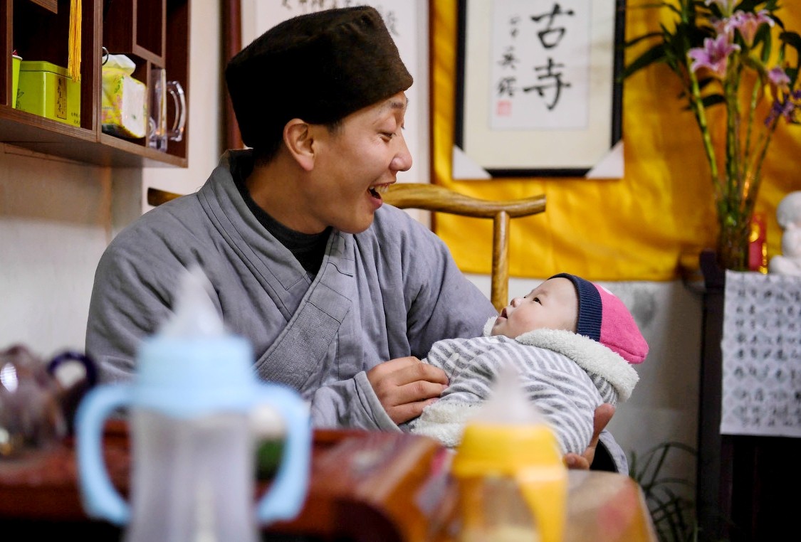 爱情受挫出家,江苏僧人散尽家财劝阻堕胎:生孩子找我,我救助!