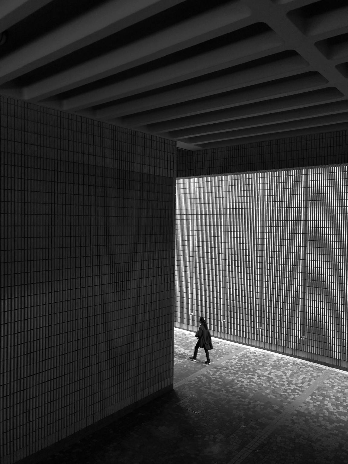 漫步香港 专业摄影师用美图t9玩转宁静与充满形式感的街头光影