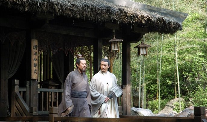 三顾茅庐真相,竟是诸葛亮"下套"刘备,刘皇叔至今还蒙在鼓里