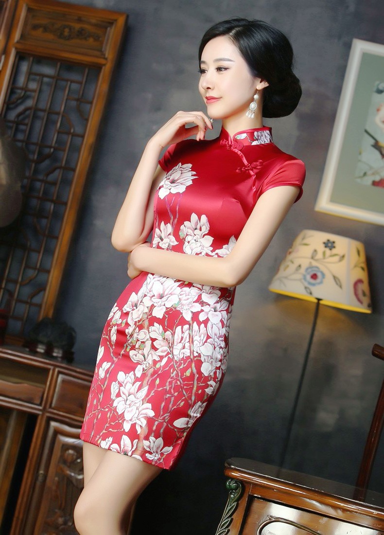 衣着民族特色古韵装女子,展现东方女性的美|古韵|民族|女子_新浪新闻