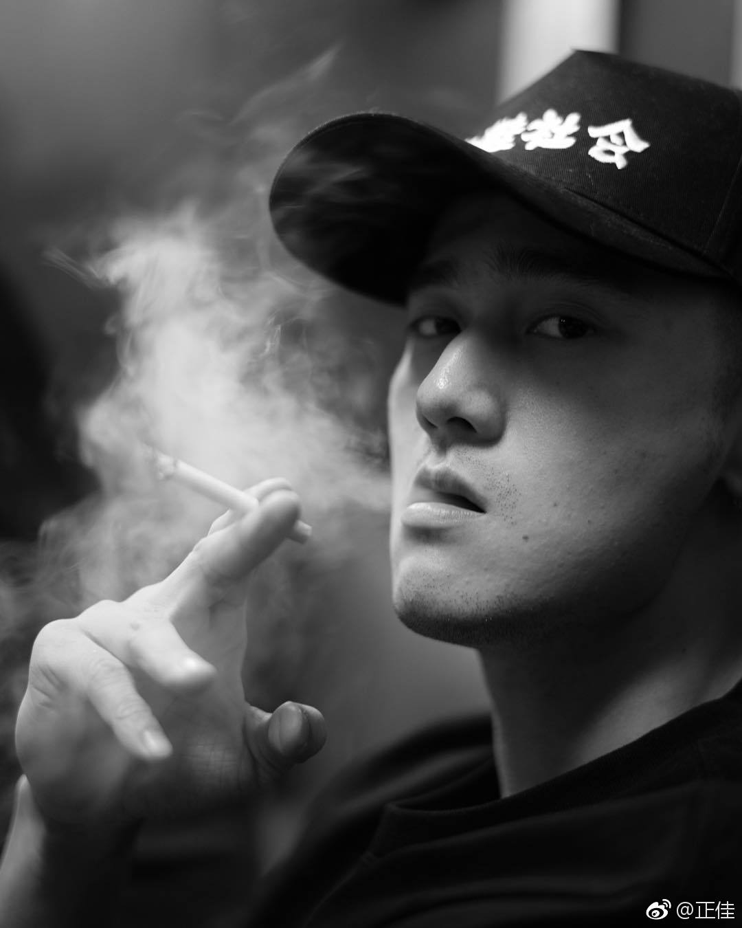 14小时前蒋劲夫在instagram上首次晒出女友正面照