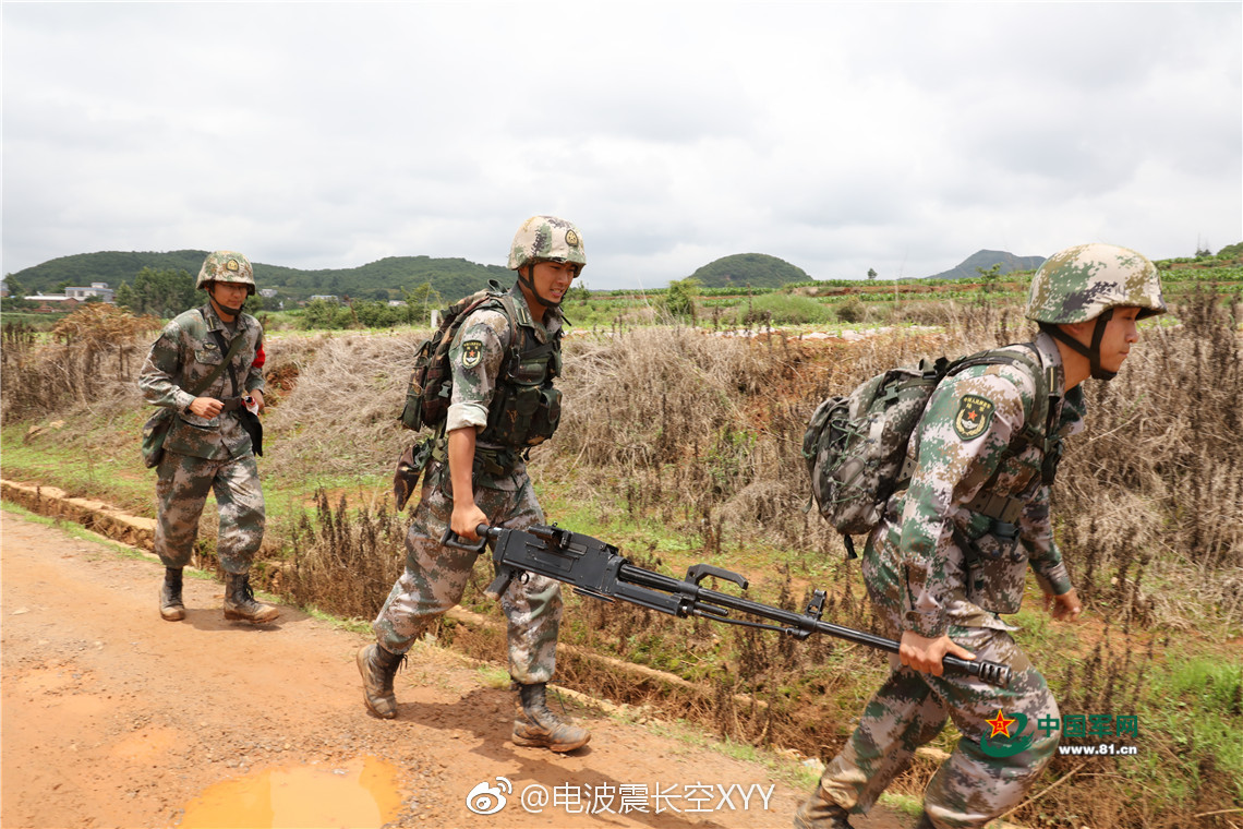 91式枪挂防暴榴造型挺威武就是缺杀伤弹|杀伤弹|造型|长管_新浪新闻