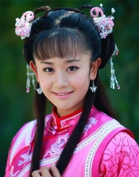 新版紫薇在新剧中美翻了,造型高贵优雅,没打针的脸看着就是舒服