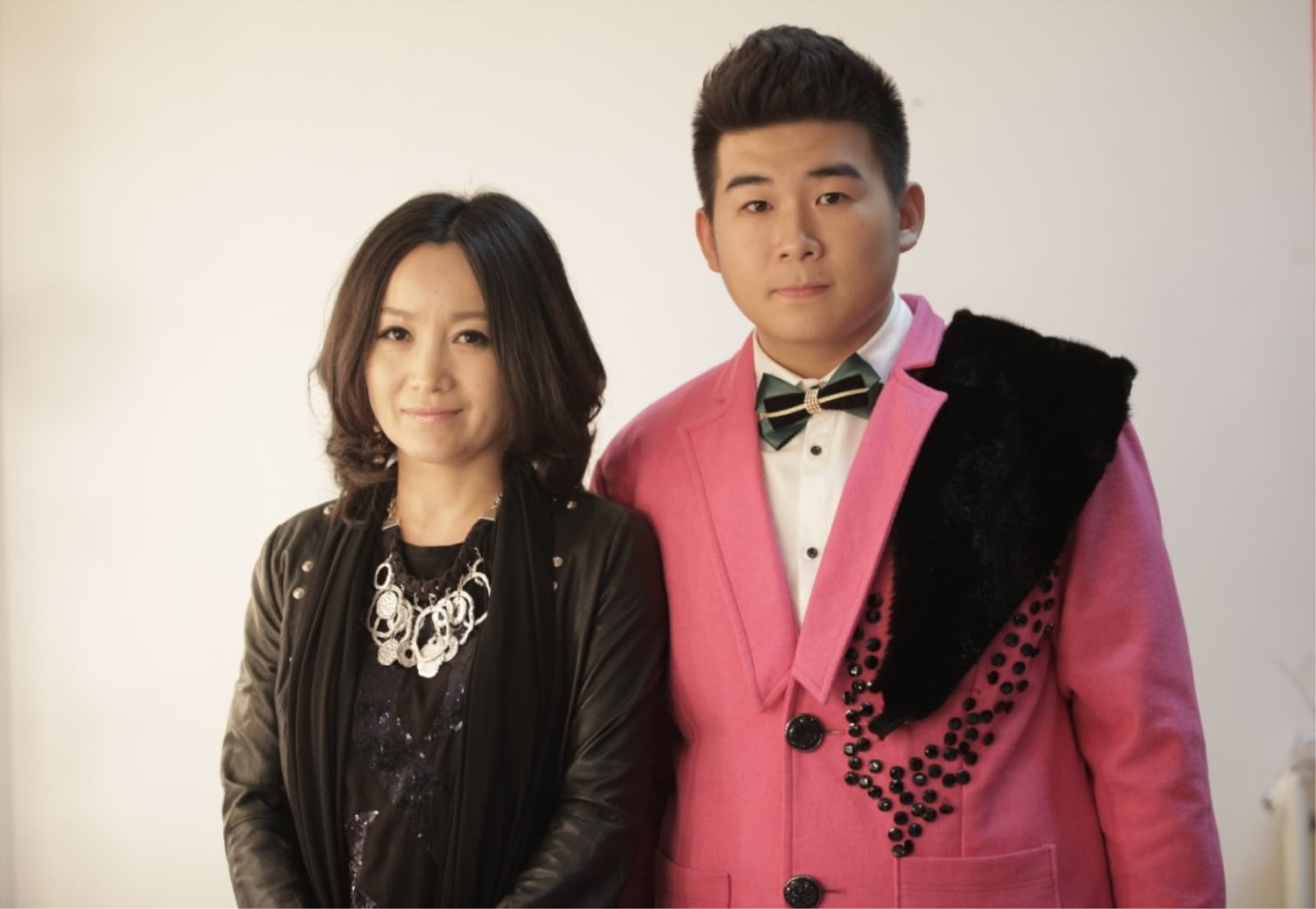 曾是红极一时的歌手被已婚男友骗了三年如今50岁依旧单身