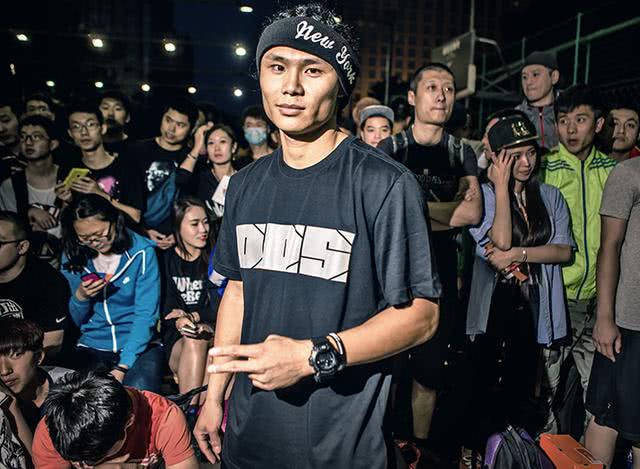 33岁吴悠又扣篮了,曾单挑多名nba球星,不愧中国街球王!