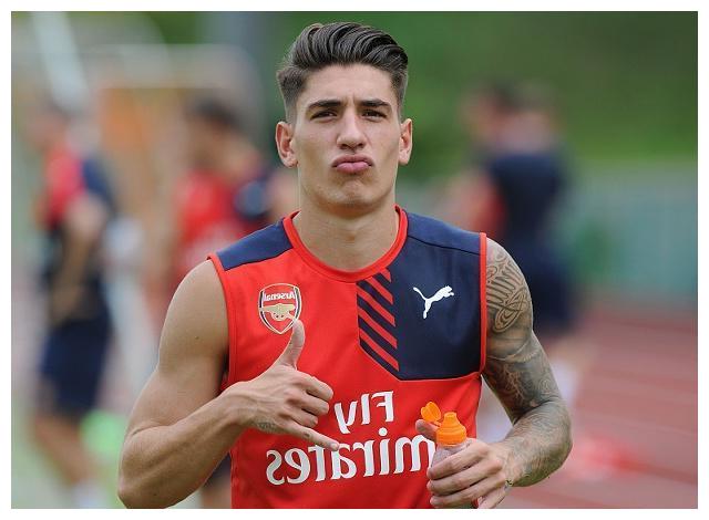 盘点当今世界十大右后卫排行榜:英超占一半,第