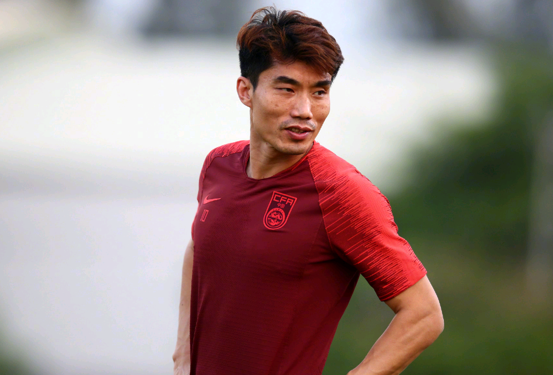 泰国队训练后留下烂草坪,恒大此前吃了大亏!