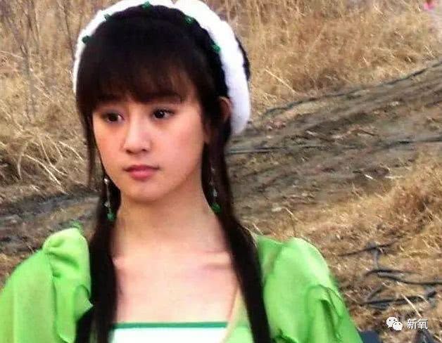 张檬顶着这张整残的大妈脸演蔡少芬女儿同框也太尴尬了吧