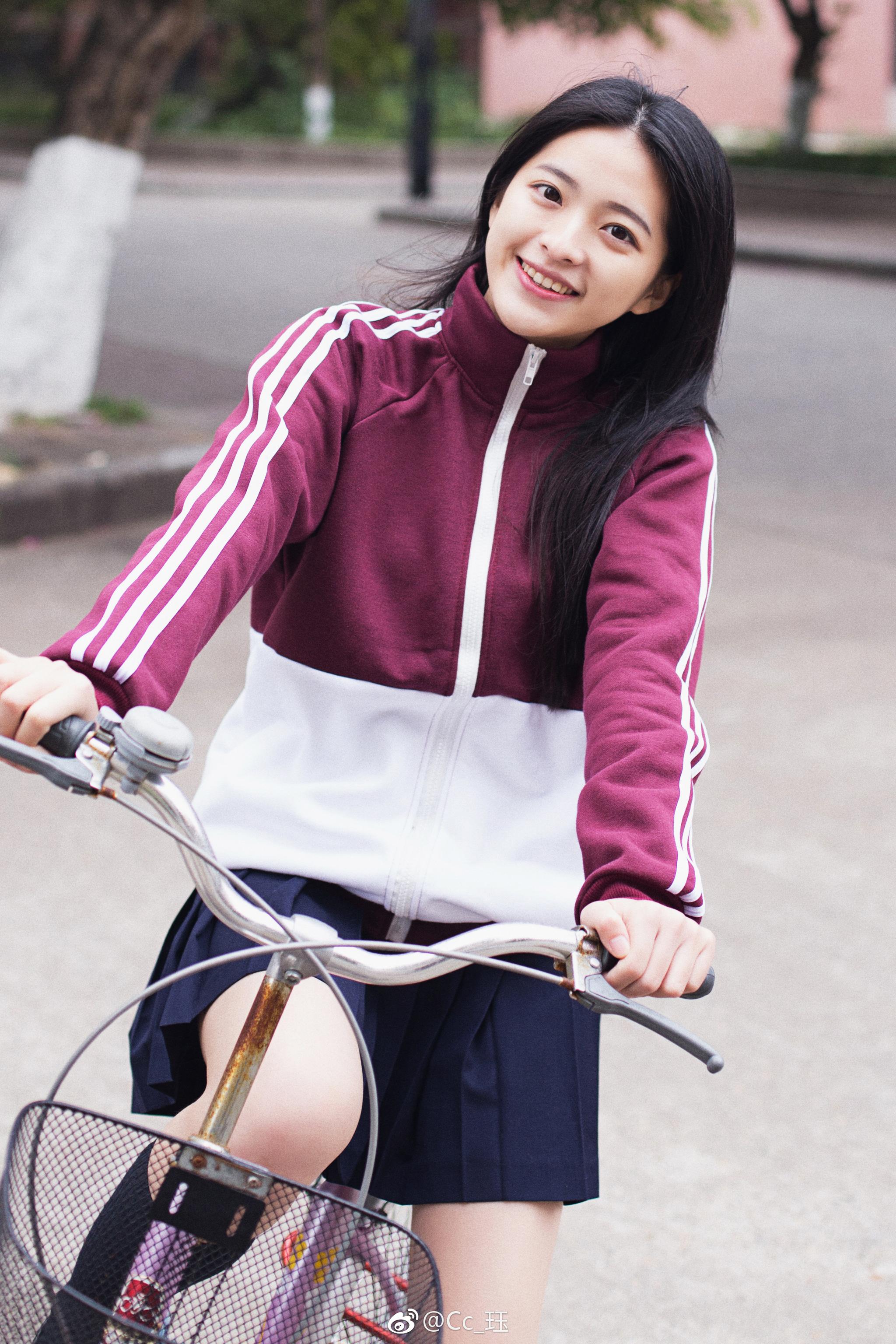 少女像淡淡的青涩的青草香味