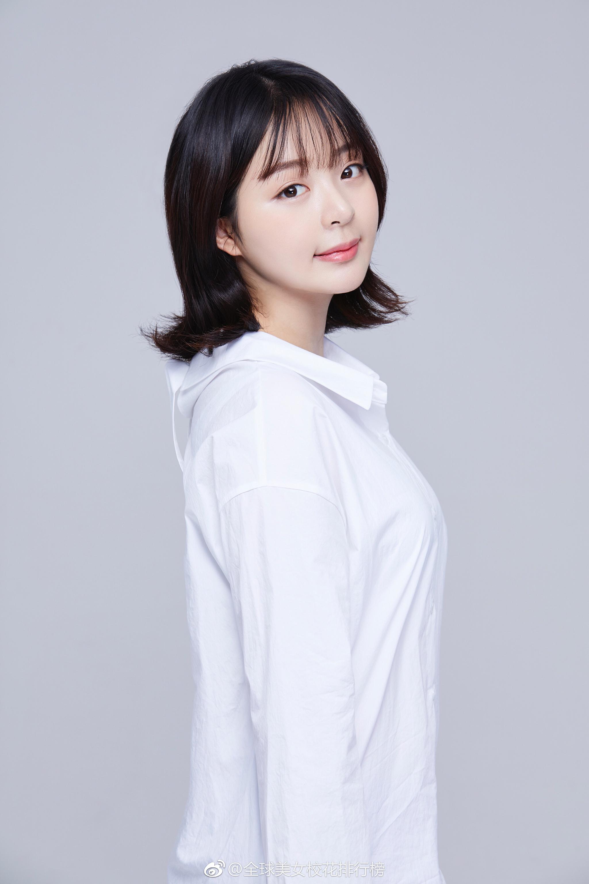 甜美系女孩儿 田小夕 22岁 韩国东国大学戏剧表演系本科 身高165cm 射