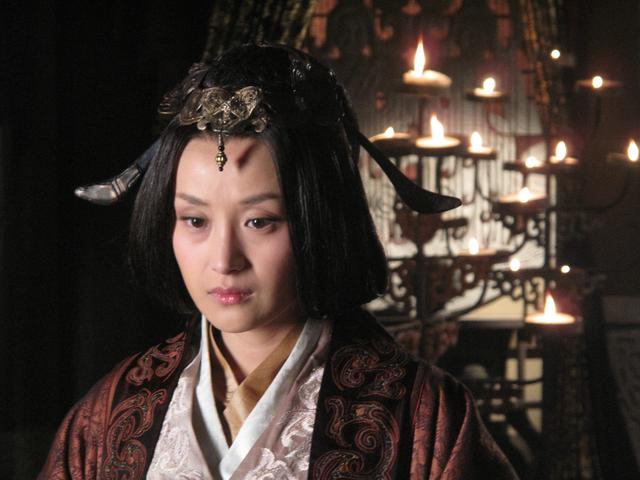 她出道二十多年没有任何的绯闻,但现如今却成了杨幂的配衬|杨幂|傅淼