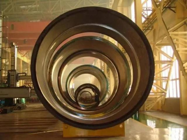 中国一重签订目前最大3000吨级浆态床锻焊加氢反应器制造合同