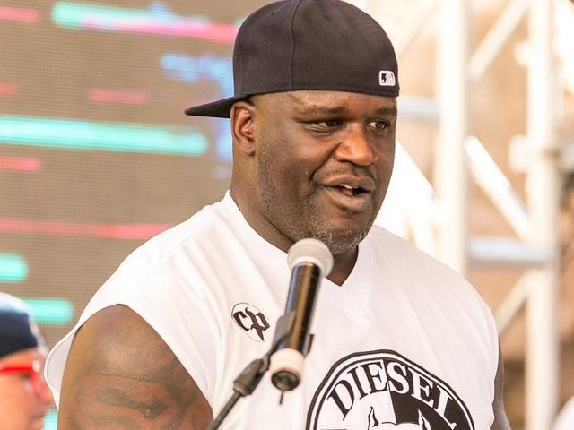 奥胖的退役生活有多丰富?拍电影当dj,解说5大囧"黑"球星!