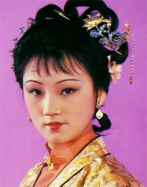 87版《红楼梦》,她因当众跳热舞,就被导演从林黛玉变成了丫鬟