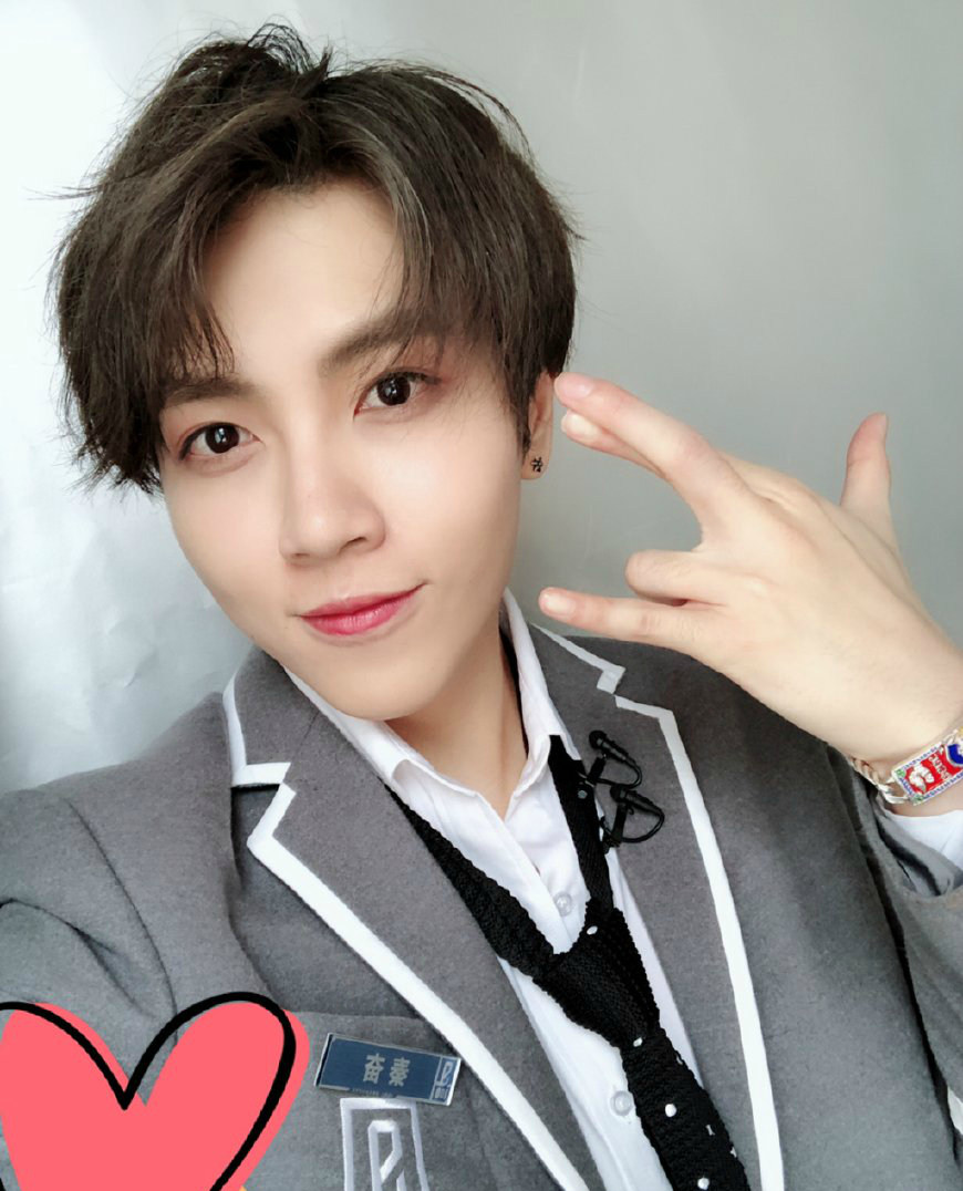 觉醒东方艺人微博粉丝谁最多,李子璇第三,秦奋第二,第一是他