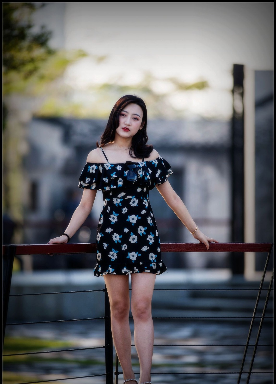 人像摄影姐姐的成熟之美妩媚的气质让人过目不忘