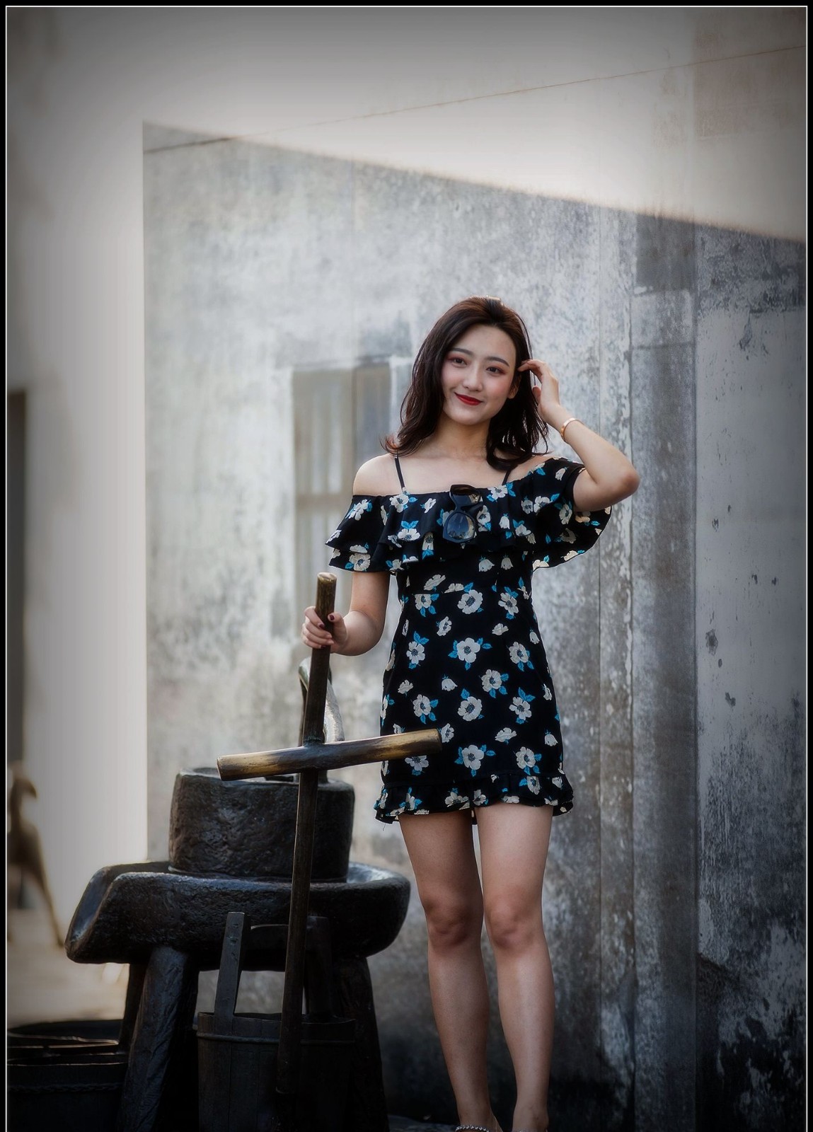 人像摄影姐姐的成熟之美妩媚的气质让人过目不忘