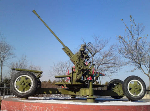 高射炮打飞机,没打中的都去哪儿了?不说你可能就不知道