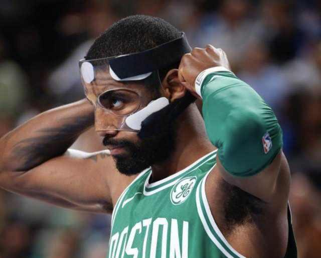 面具欧文化身超级英雄 揭秘鲜为人知的"面具之父"