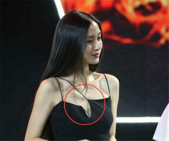 明星尴尬瞬间!王珞丹的菜叶,章子怡的假睫毛,范冰冰的裙子!