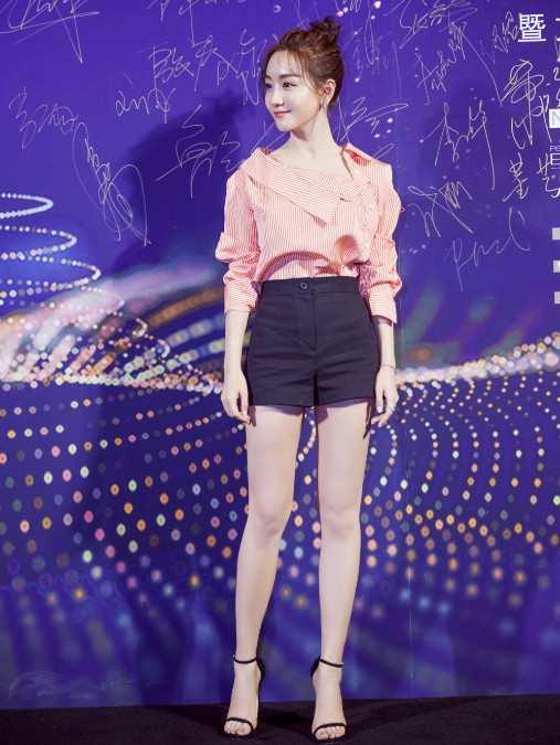 她试戏时让张艺谋等4小时,16岁被中戏破格录取,如今气质美炸天