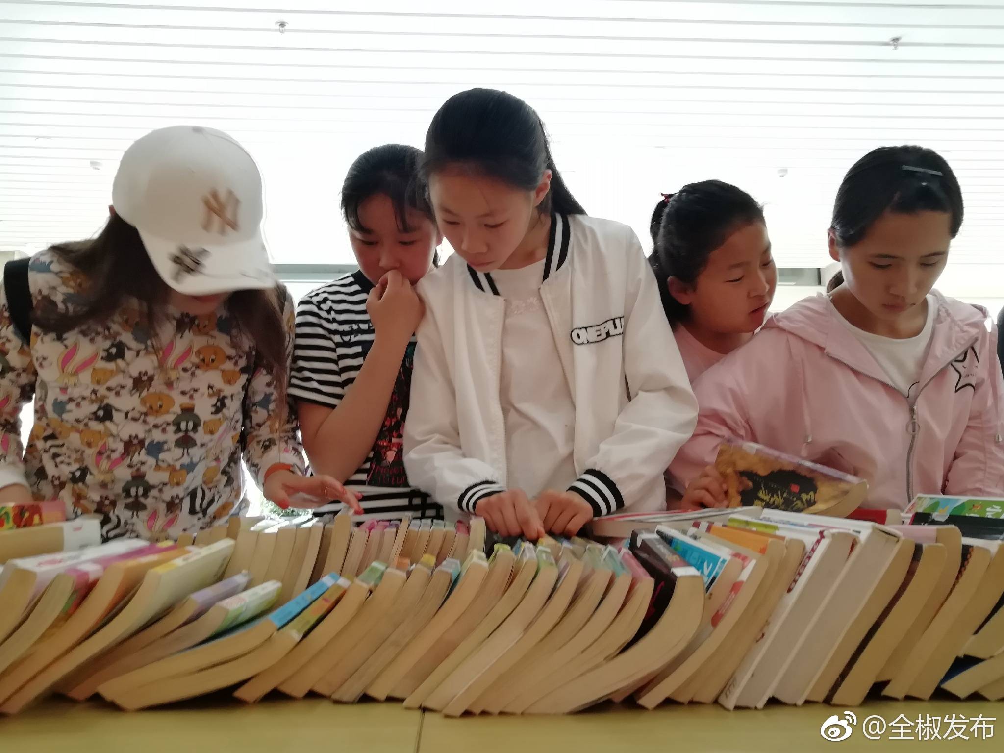 全椒县图书馆举办 "公共文化服务宣传周暨图书漂流活动"