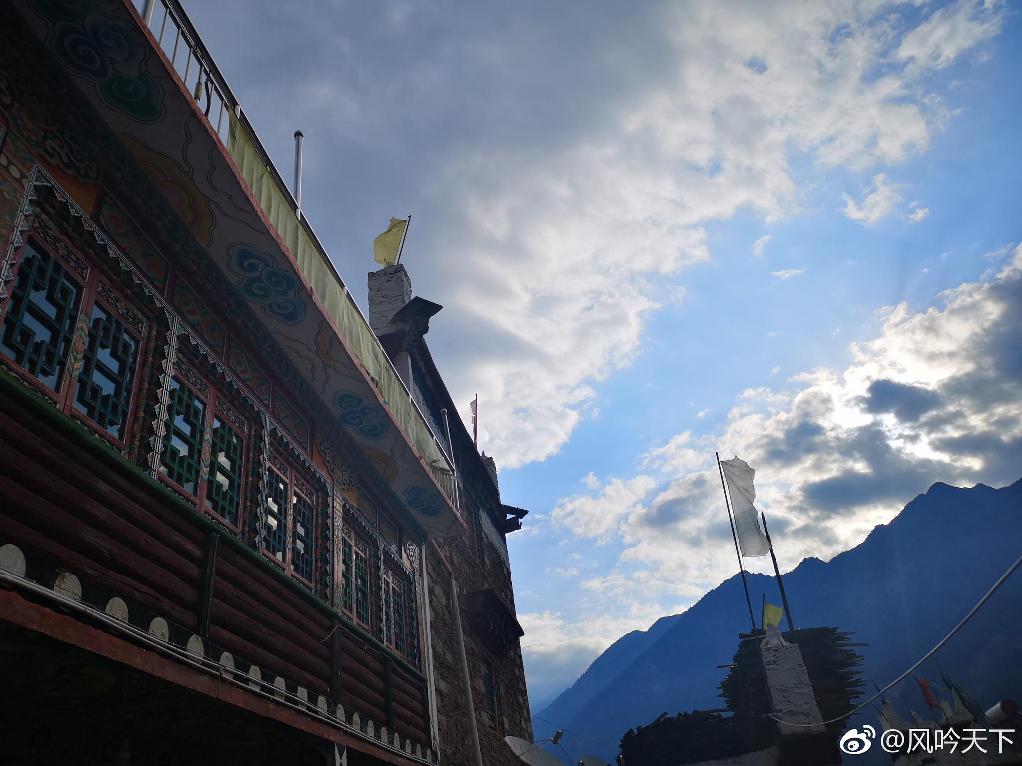 甘孜丹巴甲居藏寨,是独特的藏式楼房建筑,一般寨楼坐北朝南|甲居藏寨|丹巴|寨楼|甘孜|楼房_新浪新闻