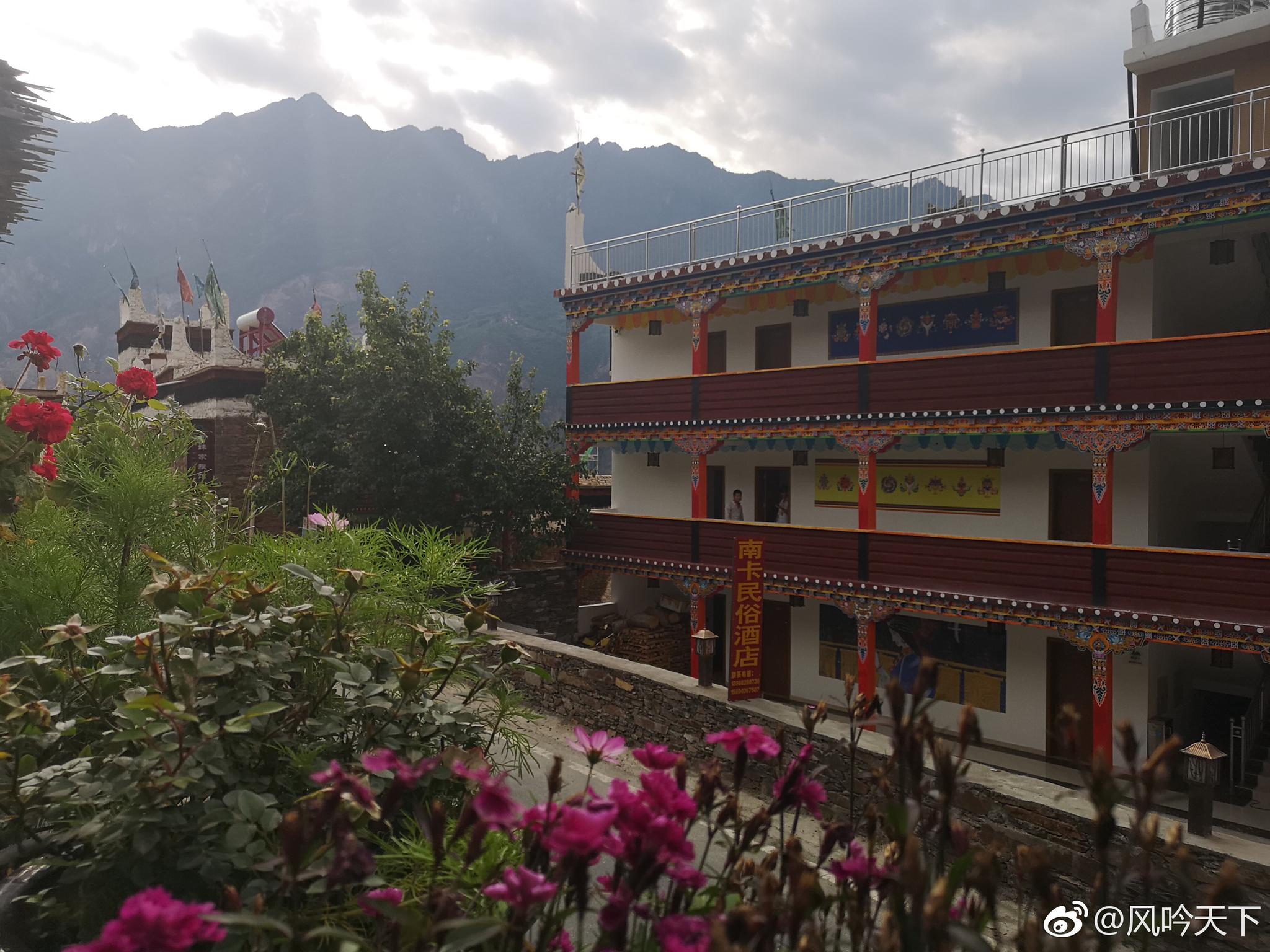 甘孜丹巴甲居藏寨,是独特的藏式楼房建筑,一般寨楼坐北朝南|甲居藏寨|丹巴|寨楼|甘孜|楼房_新浪新闻