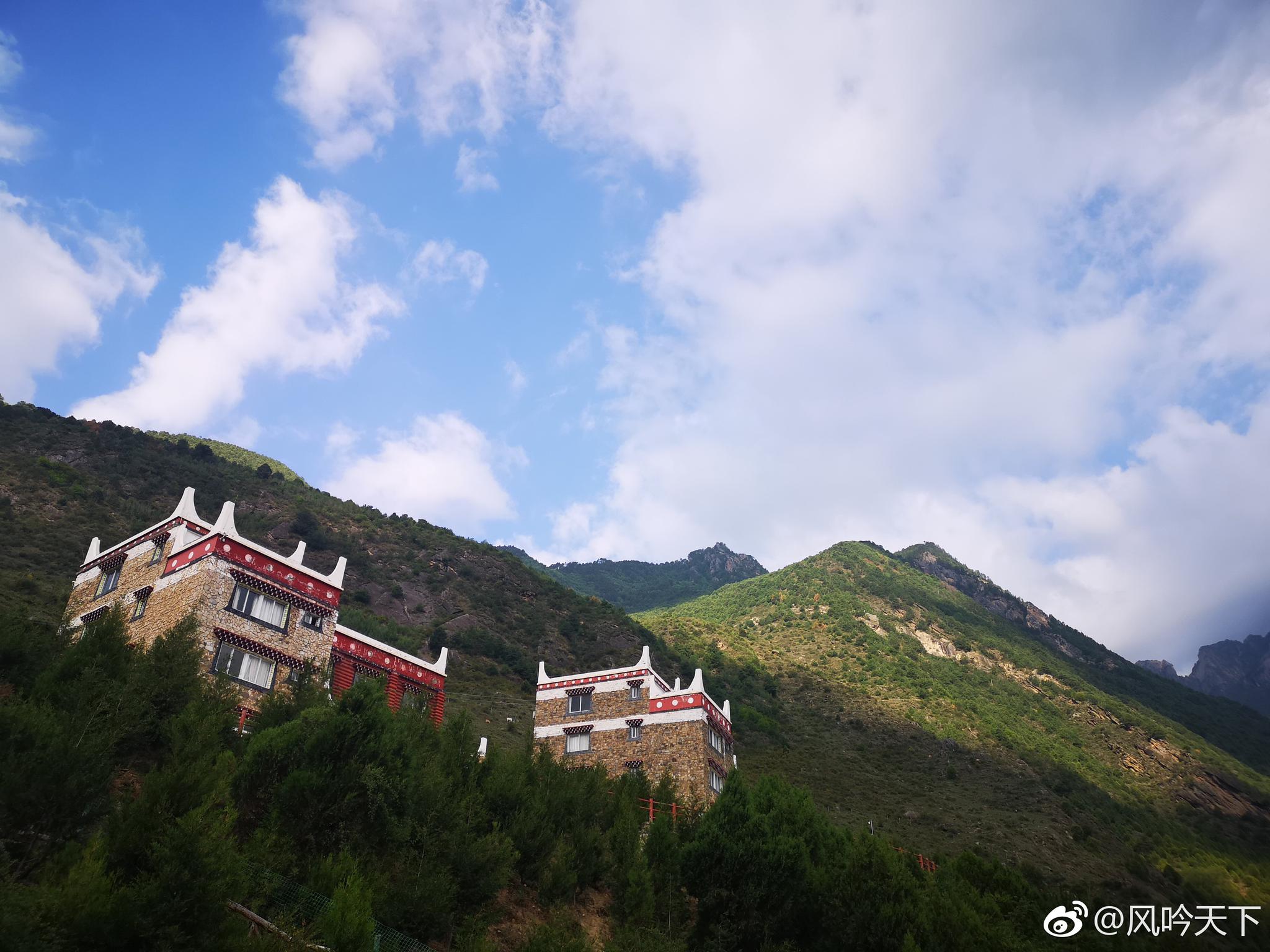 甘孜丹巴甲居藏寨,是独特的藏式楼房建筑,一般寨楼坐北朝南|甲居藏寨|丹巴|寨楼|甘孜|楼房_新浪新闻