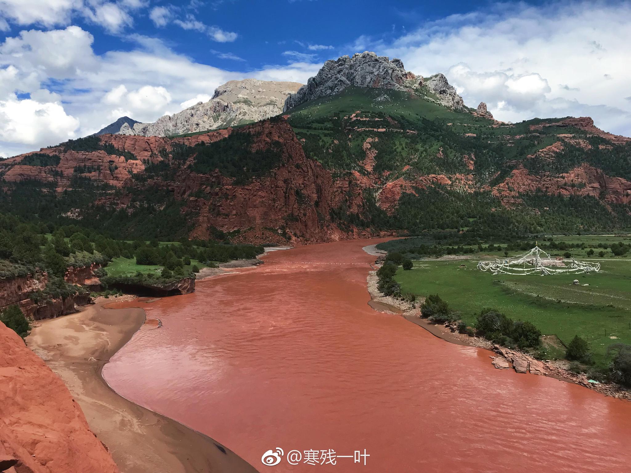 昂赛地质公园,位于青海玉树州杂多县昂赛乡