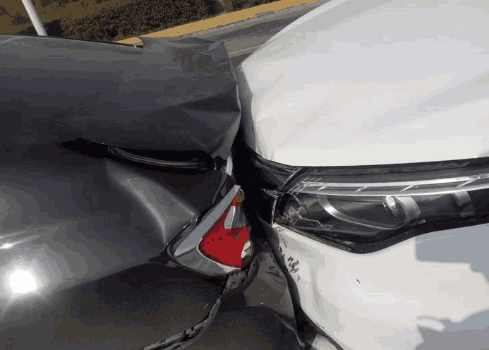 观致5严重追尾别克君越观致车主这安全性确实有点过分了