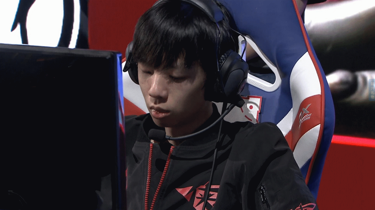 不出意外的话,失利后的jkl彻夜未眠,好胜心真的太强了.