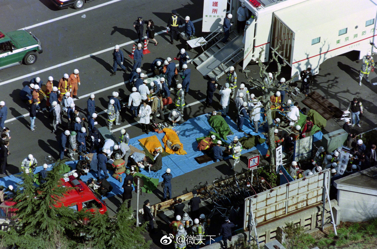 东京地铁沙林毒气事件主谋麻原彰晃今日正式被执行死刑