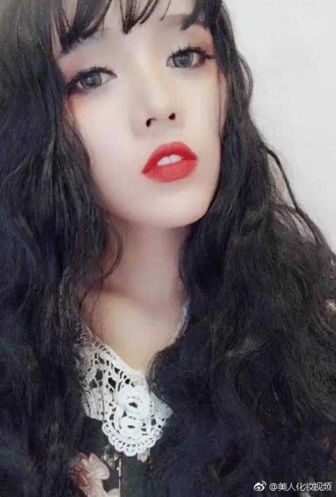 漂亮小姐姐一个视频换了多种口红,风格不一每一种都惊艳!
