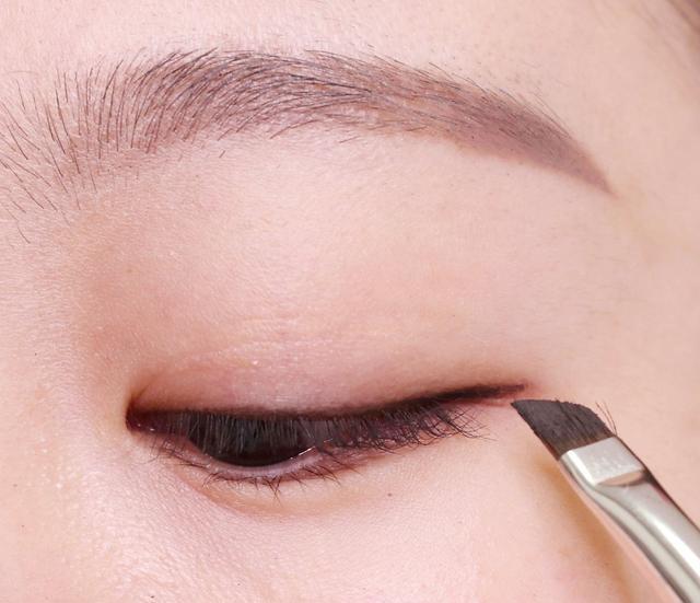 零基础如何画眼线入门级眼线画法手残党也能学的会