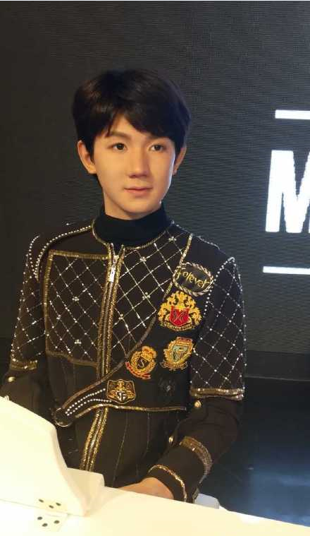 tfboys成团五周年,王俊凯,王源,易烊千玺三人现身上海杜莎蜡像馆,看到